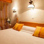 L' Escapade & Restaurant 酒店