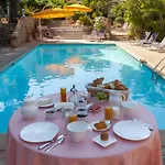 L' Escapade & Restaurant