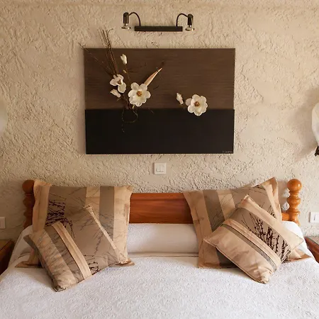L' Escapade & Restaurant מלון