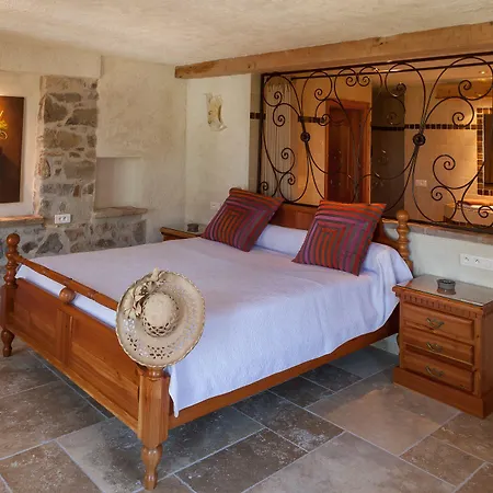 Hotel L' Escapade & Restaurant Le Pradet