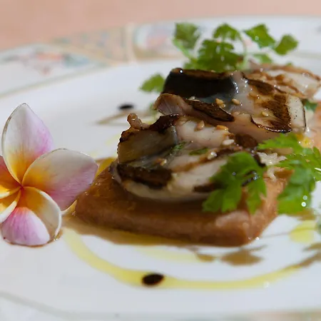 Hotel L' Escapade & Restaurant