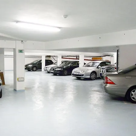 L' Escapade & Restaurant Hotel