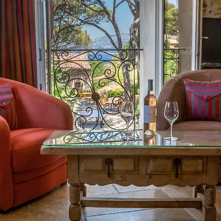 L' Escapade & Restaurant Le Pradet