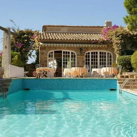 מלון L' Escapade & Restaurant