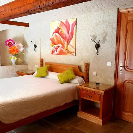 Hotel L' Escapade & Restaurant Le Pradet