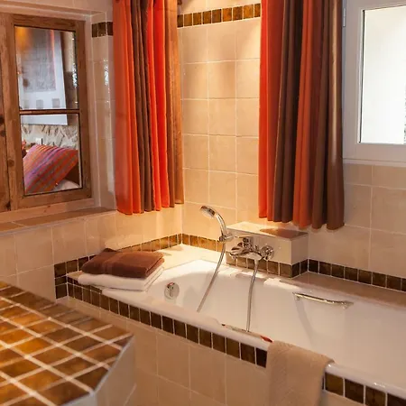 Hotel L' Escapade & Restaurant Le Pradet