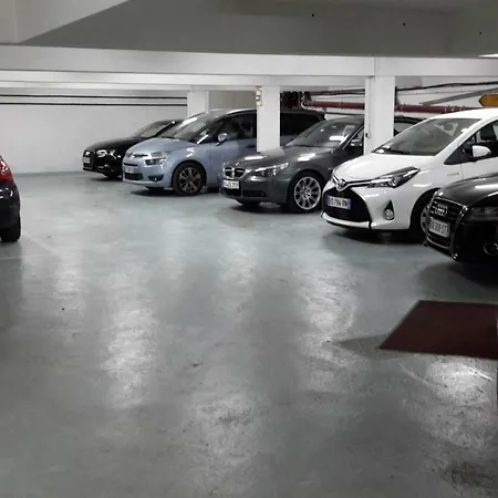 L' Escapade & Restaurant 3*