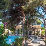 L' Escapade & Restaurant Hotel Le Pradet