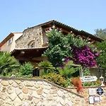 L' Escapade & Restaurant Otel Le Pradet