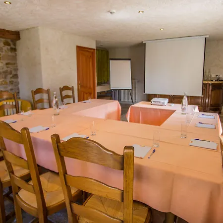 L' Escapade & Restaurant Hotel