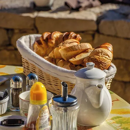 L' Escapade & Restaurant