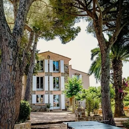 Hotel L' Escapade & Restaurant Le Pradet