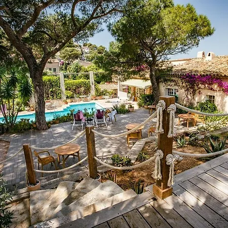 Otel L' Escapade & Restaurant 3*