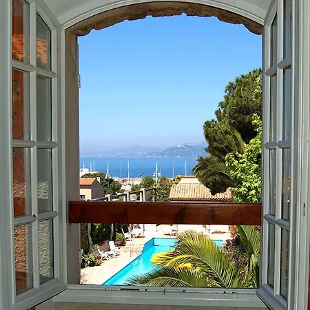 L' Escapade & Restaurant