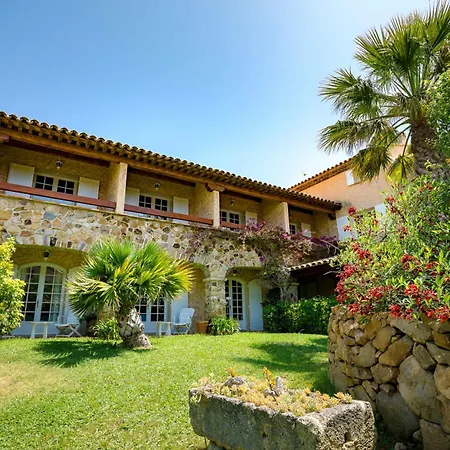 L' Escapade & Restaurant Le Pradet