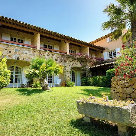 L' Escapade & Restaurant