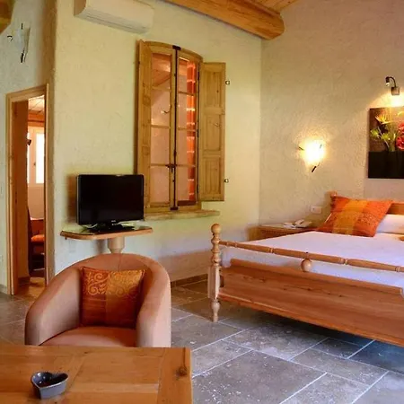 L' Escapade & Restaurant Otel Le Pradet