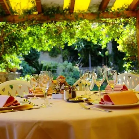 Otel L' Escapade & Restaurant