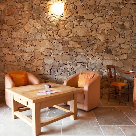 L' Escapade & Restaurant 3*