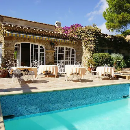 Otel L' Escapade & Restaurant Le Pradet