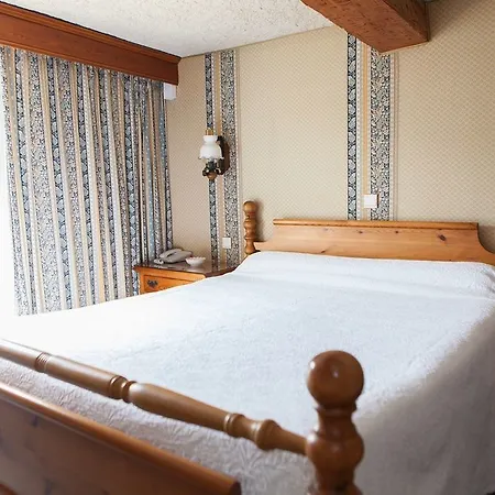 L' Escapade & Restaurant Otel Le Pradet