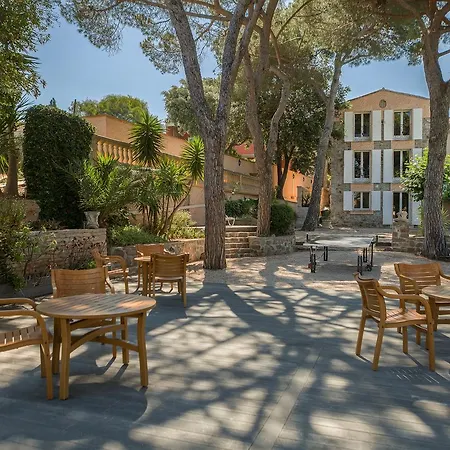 Otel L' Escapade & Restaurant Le Pradet