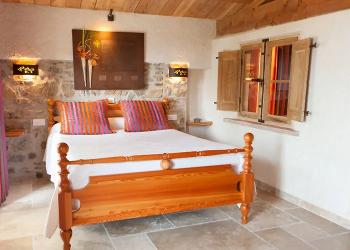 L' Escapade Hôtel&restaurant Hotel Le Pradet