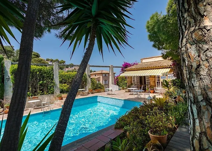 L' Escapade & Restaurant 3*