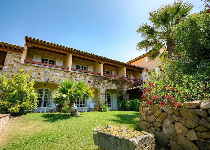 L' Escapade Hôtel&restaurant Le Pradet