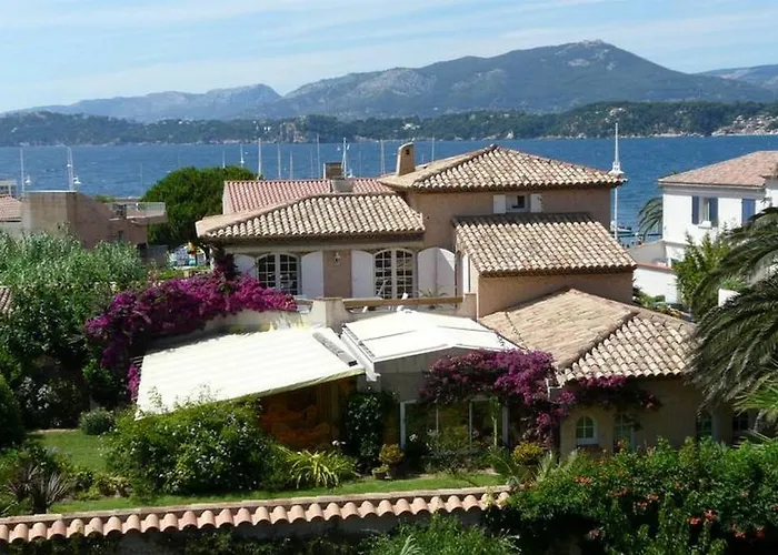 L' Escapade & Restaurant Hotel