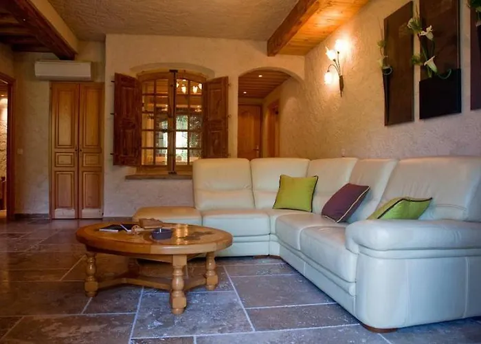 Hotel L' Escapade & Restaurant 3*