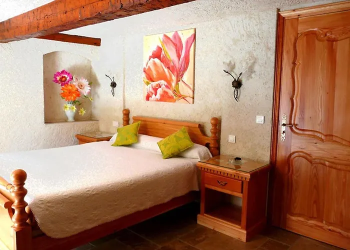 Hotel L' Escapade & Restaurant Le Pradet