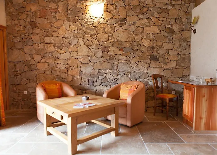 L' Escapade & Restaurant 3*