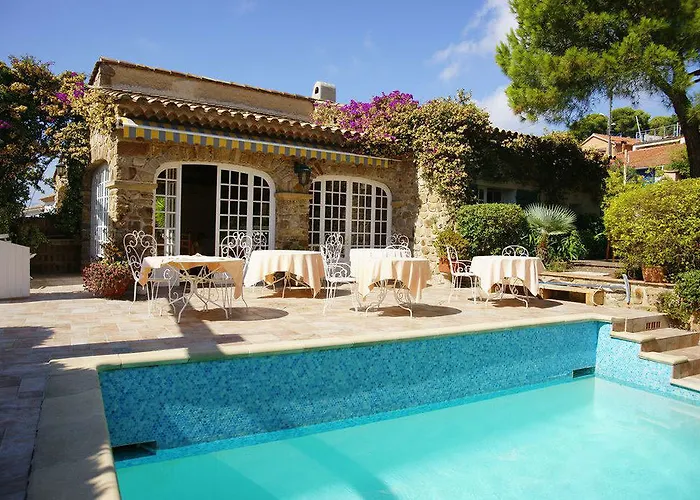 Hotel L' Escapade & Restaurant Le Pradet